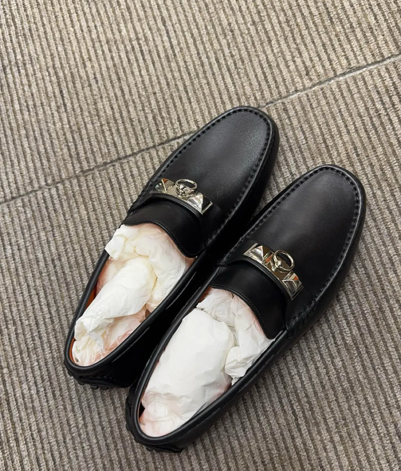 黑银铆钉平底鞋 39码二手